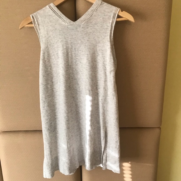 89th & Madison Grey Vneck Sweater Vest - Picture 5 of 6